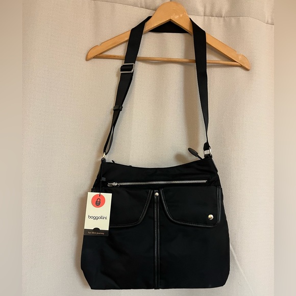 NWT black Baggalini crossbody purse